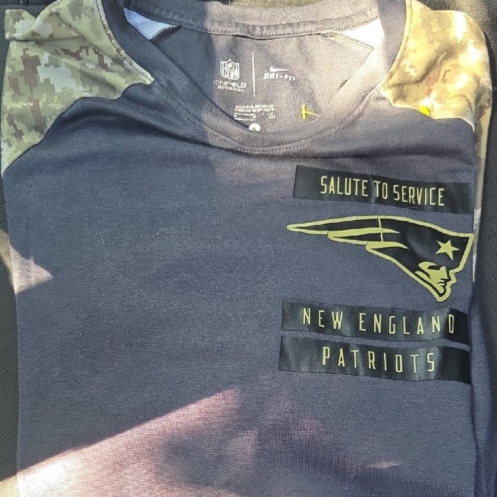 Nike Gray and Camouflage Short Sleeve Tee